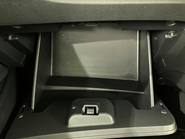 セレナ ｅ－パワー　ハイウェイスターＶ　両側電動ドア　純正１２．３型ディスプレイ　全周囲カメラ　衝突軽減　レーダークルーズ　禁煙車　コーナーセンサー　スマートキー　ＬＥＤヘッド　ＥＴＣ２．０　オートハイビーム　車線逸脱警報　オートライト（71枚目）