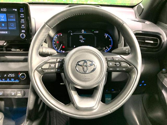 ヤリスクロス Ｚ　純正８型ＤＡ　全周囲カメラ　衝突軽減　レーダークルーズコントロール　ＨＵＤ　ＢＳＭ　ＥＴＣ　ステアリングヒーター　前席シートヒーター　禁煙車　革巻きステアリング　ハーフレザーシートヒーター（11枚目）