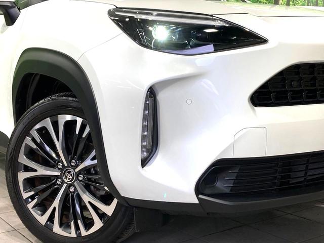 ヤリスクロス Ｚ　純正８型ＤＡ　全周囲カメラ　衝突軽減　レーダークルーズコントロール　ＨＵＤ　ＢＳＭ　ＥＴＣ　ステアリングヒーター　前席シートヒーター　禁煙車　革巻きステアリング　ハーフレザーシートヒーター（12枚目）