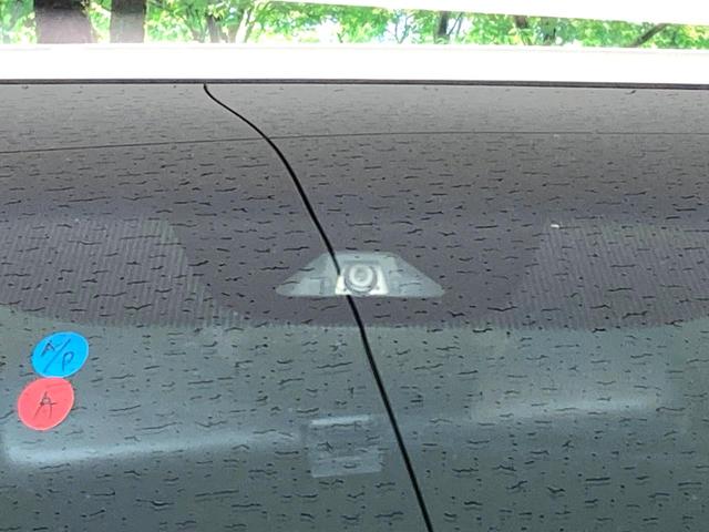 ステップワゴンスパーダ ｅ：ＨＥＶスパーダ　Ｇ　ホンダセンシング　純正１０型ナビ　バックカメラ　両側電動スライドドア　衝突軽減　レーダークルーズコントロール　ＥＴＣ　禁煙車　ＬＥＤヘッドライト＆フォグライト　オートライト　オートエアコン　革巻きステアリング（6枚目）