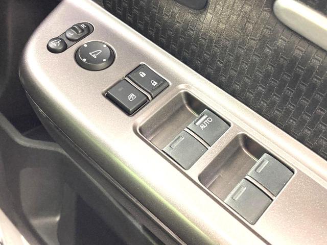 ステップワゴンスパーダ ｅ：ＨＥＶスパーダ　Ｇ　ホンダセンシング　純正１０型ナビ　バックカメラ　両側電動スライドドア　衝突軽減　レーダークルーズコントロール　ＥＴＣ　禁煙車　ＬＥＤヘッドライト＆フォグライト　オートライト　オートエアコン　革巻きステアリング（44枚目）