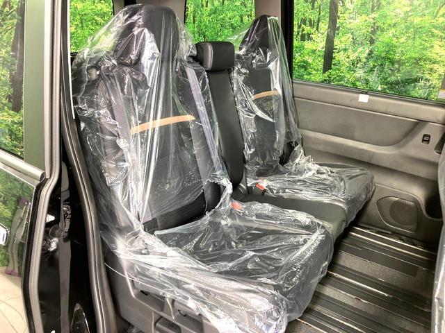 セレナ ｅ－パワー　ハイウェイスターＶ　登録済未使用車　メーカー１２型ナビ　全周囲カメラ　衝突軽減　プロパイロット　両側電動スライドドア　ＥＴＣ　前席中列シートヒーター　ステアリングヒーター　ＢＳＭ　デジタルインナーミラー（9枚目）