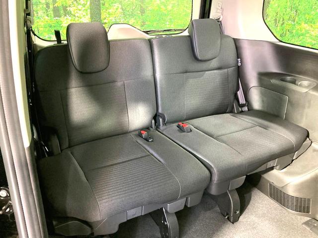 セレナ ｅ－パワー　ハイウェイスターＶ　登録済未使用車　メーカー１２型ナビ　全周囲カメラ　衝突軽減　プロパイロット　両側電動スライドドア　ＥＴＣ　前席中列シートヒーター　ステアリングヒーター　ＢＳＭ　デジタルインナーミラー（10枚目）