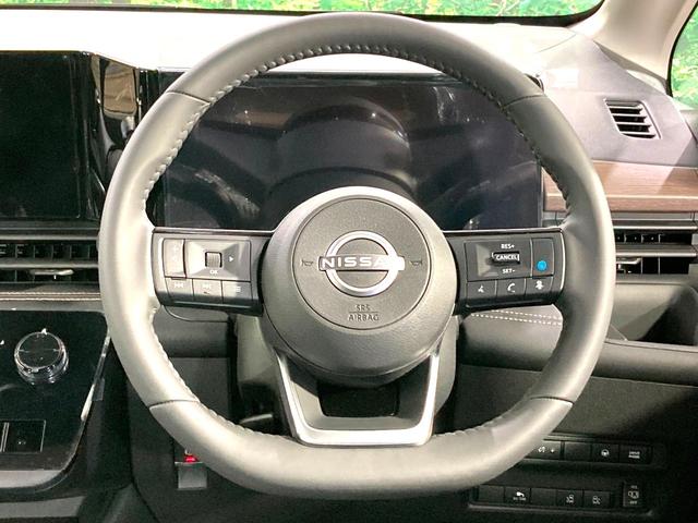 セレナ ｅ－パワー　ハイウェイスターＶ　登録済未使用車　メーカー１２型ナビ　全周囲カメラ　衝突軽減　プロパイロット　両側電動スライドドア　ＥＴＣ　前席中列シートヒーター　ステアリングヒーター　ＢＳＭ　デジタルインナーミラー（12枚目）