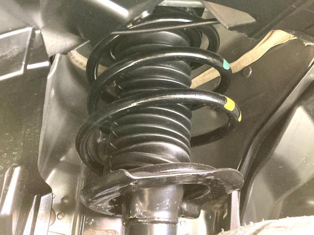 セレナ ｅ－パワー　ハイウェイスターＶ　登録済未使用車　メーカー１２型ナビ　全周囲カメラ　衝突軽減　プロパイロット　両側電動スライドドア　ＥＴＣ　前席中列シートヒーター　ステアリングヒーター　ＢＳＭ　デジタルインナーミラー（20枚目）
