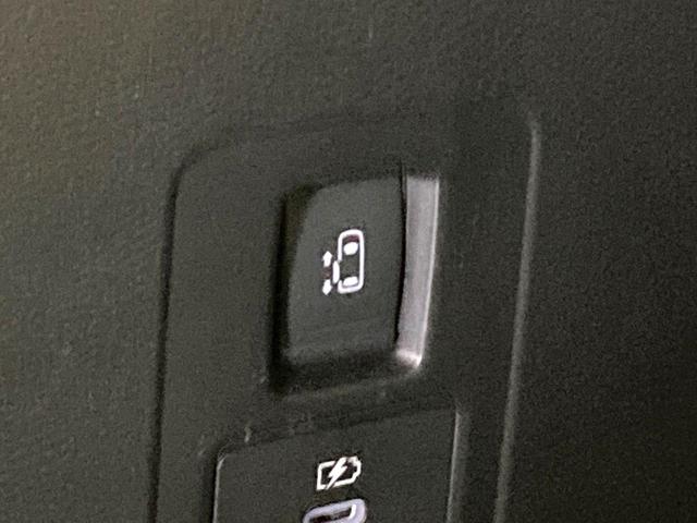 セレナ ｅ－パワー　ルキシオン　メーカー１２型ナビ　全周囲カメラ　後席モニター　両側電動スライドドア　衝突軽減　プロパイロット　前席中列シートヒーター　ステアリングヒーター　ＢＳＭ　ＥＴＣ　ＨＵＤ　デジタルインナーミラー（36枚目）