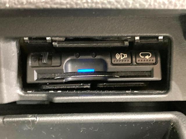 セレナ ハイウェイスターＳ－ＨＶアドバンスドセーフティパック　両側電動ドア　純正９型ＳＤナビ　全周囲カメラ　衝突被害軽減システム　禁煙車　コーナーセンサー　スマートキー　ＬＥＤヘッド　ビルトインＥＴＣ　クルコン　車線逸脱警報　オートライト　オートエアコン（7枚目）