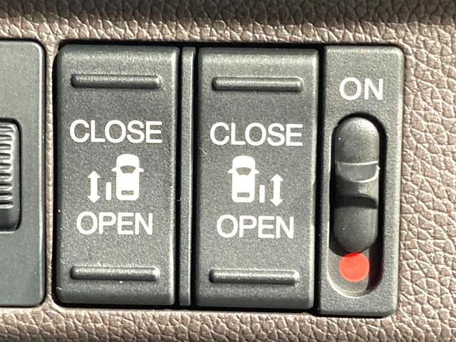 フリード G・ホンダセンシング 禁煙車 純正SDナビ 両側電動ドア 衝突軽減 アダプティブクルーズコントロール 車線逸脱警告 オートエアコン 横滑り防止 プライバシーガラス ETC バックカメラ スマートキー(5枚目)