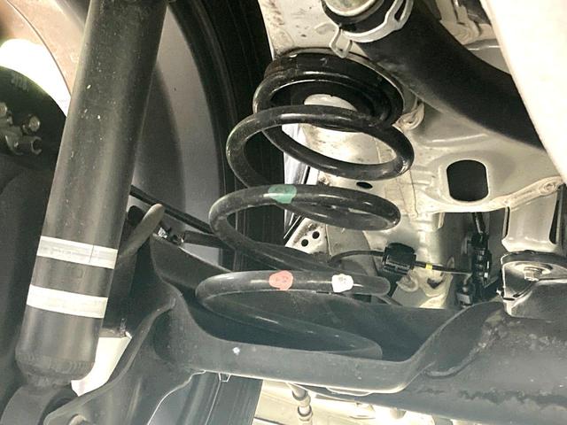 ソリオバンディット ハイブリッドＭＶ　メーカー９型ナビ　全周囲カメラ　両側電動スライドドア　衝突軽減　レーダークルーズコントロール　前席シートヒーター　ＥＴＣ　ＨＵＤ　ＬＥＤヘッドライト＆フォグライト　スマートキー　革巻きステアリング（42枚目）