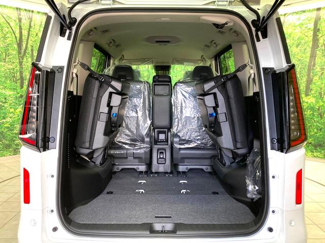 セレナ e-パワー ハイウェイスターV 登録済未使用車 両側電動ドア メーカー12型ナビ 全周囲カメラ 衝突被害軽減システム プロパイロット ETC BSM LEDヘッドライト&フォグライト オートハイビーム リアオートエアコン(11枚目)