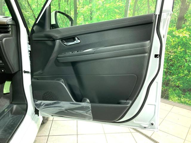 セレナ e-パワー ハイウェイスターV 登録済未使用車 両側電動ドア メーカー12型ナビ 全周囲カメラ 衝突被害軽減システム プロパイロット ETC BSM LEDヘッドライト&フォグライト オートハイビーム リアオートエアコン(37枚目)