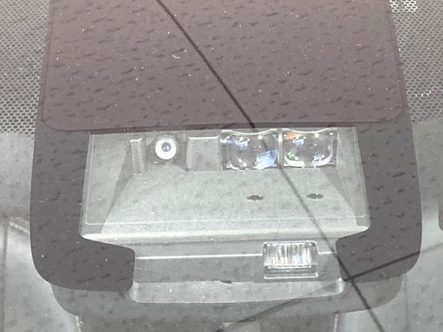 シエンタ G クエロ 両側電動ドア 純正9型ナビ バックカメラ 衝突被害軽減システム 禁煙車 ハーフレザーシート 前席シートヒーター ステアリングヒーター ETC LEDヘッドライト&フォグライト スマートキー(6枚目)