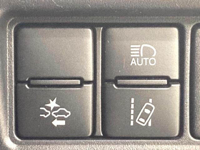 エスクァイア Ｇｉ　ブラックテーラード　両側電動ドア　純正１０型ナビ　バックカメラ　衝突被害軽減システム　禁煙車　スマートキー　ＬＥＤヘッド　ビルトインＥＴＣ　クルコン　オートハイビーム　オートライト　デュアルエアコン　純正１５インチアルミ（6枚目）