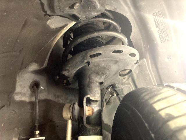 エスクァイア Ｇｉ　ブラックテーラード　両側電動ドア　純正１０型ナビ　バックカメラ　衝突被害軽減システム　禁煙車　スマートキー　ＬＥＤヘッド　ビルトインＥＴＣ　クルコン　オートハイビーム　オートライト　デュアルエアコン　純正１５インチアルミ（20枚目）