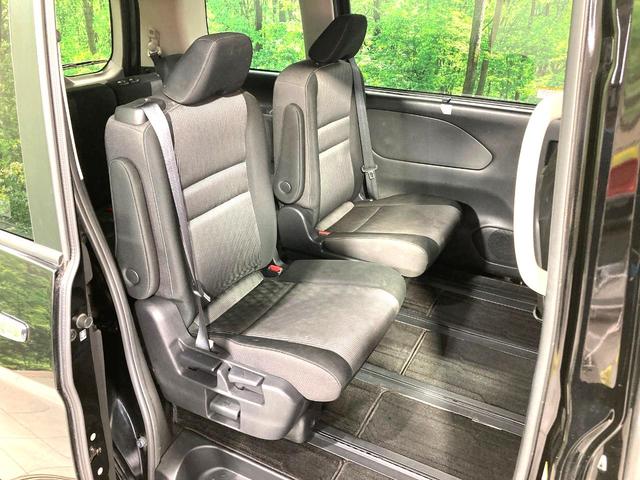 セレナ ｅ－パワー　ハイウェイスターＶ　純正１０型ナビ　全周囲カメラ　後席モニター　両側電動スライドドア　衝突軽減　プロパイロット　ＥＴＣ　ＢＳＭ　デジタルインナーミラー　前席シートヒーター　リアオートエアコン　革巻きステアリング（9枚目）