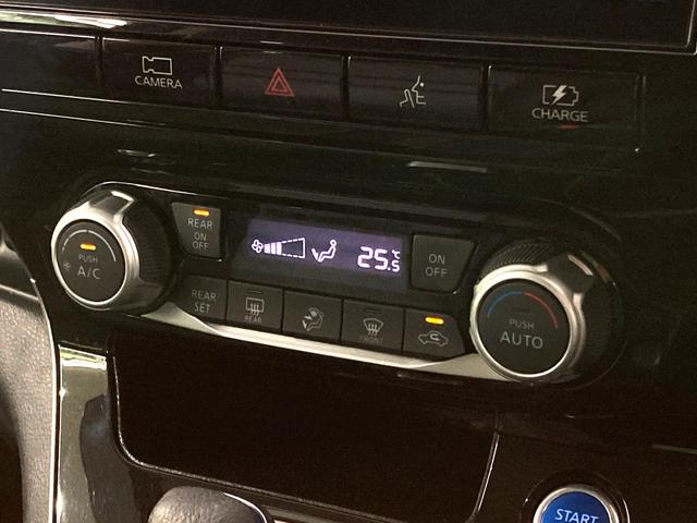 セレナ ｅ－パワー　ハイウェイスターＶ　純正１０型ナビ　全周囲カメラ　後席モニター　両側電動スライドドア　衝突軽減　プロパイロット　ＥＴＣ　ＢＳＭ　デジタルインナーミラー　前席シートヒーター　リアオートエアコン　革巻きステアリング（57枚目）