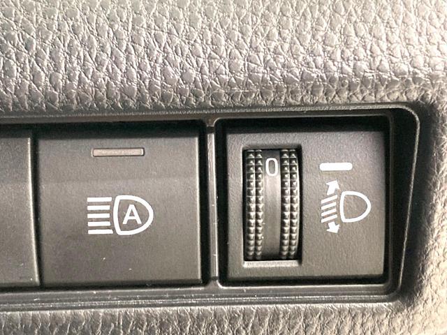 プリウス X 純正8型DA バックカメラ 衝突軽減 レーダークルーズ 禁煙車 コーナーセンサー スマートキー LEDヘッド ETC2.0 オートハイビーム 車線逸脱警報 オートライト オートエアコン(46枚目)