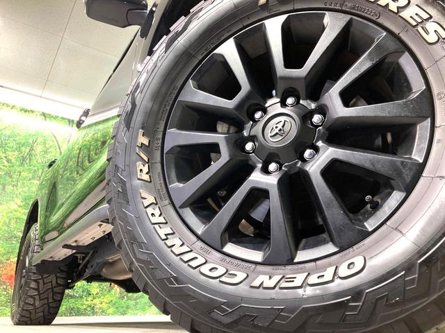 【純正１８インチアルミホイール】外観にマッチした純正アルミホイールを装着しております。各種社外アルミホイールや、スタッドレスタイヤも取扱いしております。是非ご相談くださ