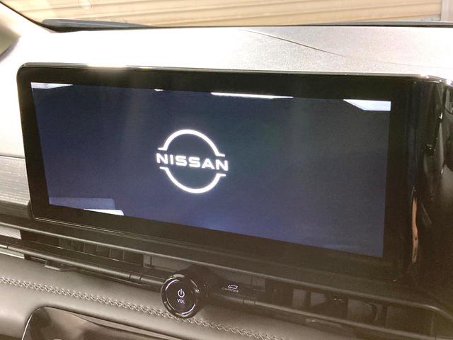 セレナ e-パワー ルキシオン 純正エアロ 純正12.3型ディスプレイ 両側電動ドア 全周囲カメラ プロパイロット 禁煙車 レザーシート コーナーセンサー スマートキー LEDヘッド ETC 純正16インチアルミ オートライト(3枚目)