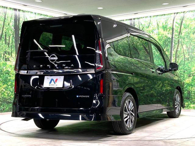 セレナ e-パワー ルキシオン 純正エアロ 純正12.3型ディスプレイ 両側電動ドア 全周囲カメラ プロパイロット 禁煙車 レザーシート コーナーセンサー スマートキー LEDヘッド ETC 純正16インチアルミ オートライト(17枚目)