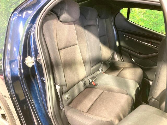 ＭＡＺＤＡ３ファストバック ２０Ｓプロアクティブ　ツーリングセレクション　マツダコネクトナビ　全周囲カメラ　ＢＯＳＥ　衝突被害軽減システム　レーダークルーズ　禁煙車　パワーシート　ドラレコ　コーナーセンサー　スマートキー　ＬＥＤヘッド　ビルトインＥＴＣ　純正１８インチアルミ（10枚目）