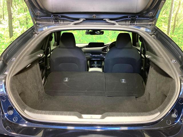 ＭＡＺＤＡ３ファストバック ２０Ｓプロアクティブ　ツーリングセレクション　マツダコネクトナビ　全周囲カメラ　ＢＯＳＥ　衝突被害軽減システム　レーダークルーズ　禁煙車　パワーシート　ドラレコ　コーナーセンサー　スマートキー　ＬＥＤヘッド　ビルトインＥＴＣ　純正１８インチアルミ（11枚目）