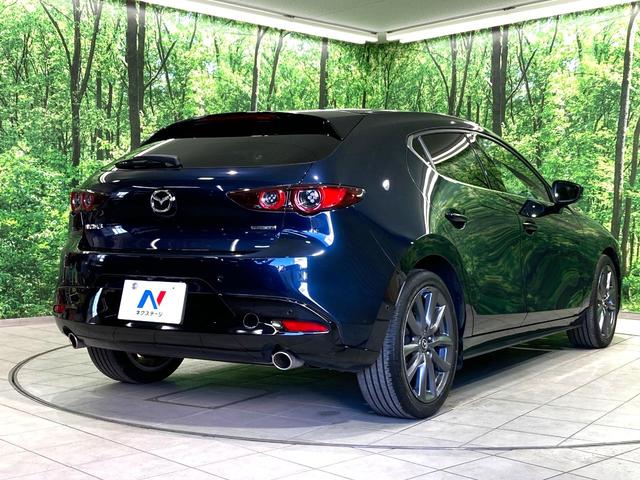 ＭＡＺＤＡ３ファストバック ２０Ｓプロアクティブ　ツーリングセレクション　マツダコネクトナビ　全周囲カメラ　ＢＯＳＥ　衝突被害軽減システム　レーダークルーズ　禁煙車　パワーシート　ドラレコ　コーナーセンサー　スマートキー　ＬＥＤヘッド　ビルトインＥＴＣ　純正１８インチアルミ（18枚目）