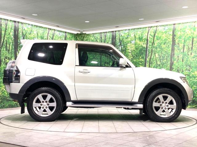 パジェロ ショート　ＶＲ－ＩＩ　サンルーフ　純正ナビ　バックカメラ　寒冷地仕様　禁煙車　クルーズコントロール　シートヒーター　パワーシート　ドラレコ　スマートキー　ＨＩＤ　ＥＴＣ　純正１８インチアルミ　オートライト　オートエアコン（22枚目）