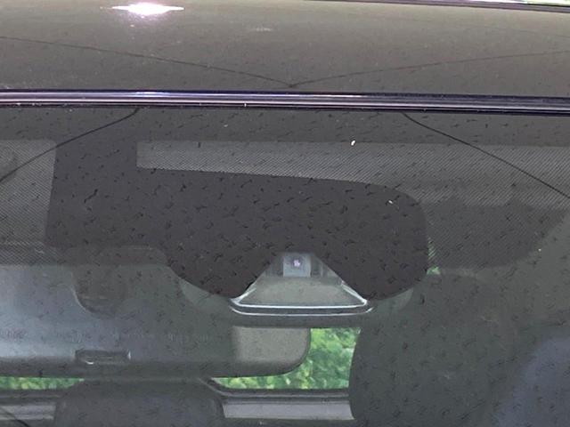 エクストレイル ２０Ｘ　ハイブリッド　エマージェンシーブレーキＰ　純正９型ナビ　後席モニター　バックカメラ　衝突軽減　禁煙車　電動リアゲート　コーナーセンサー　スマートキー　ＬＥＤヘッド　ルーフレール　ビルトインＥＴＣ　純正１７インチアルミ　オートライト（6枚目）