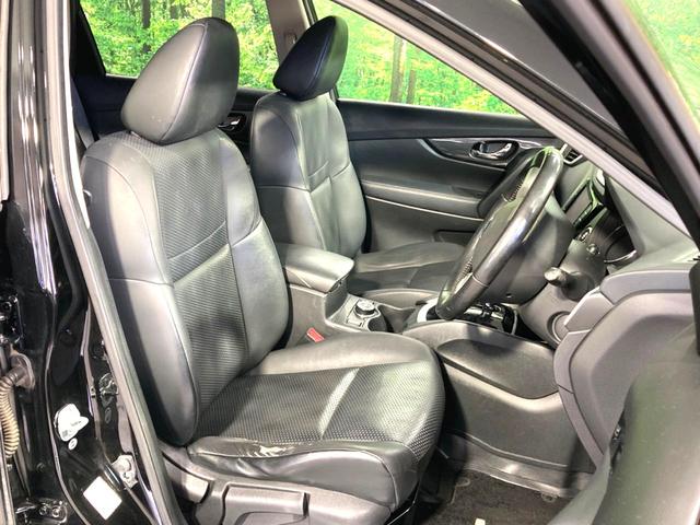 エクストレイル ２０Ｘ　ハイブリッド　エマージェンシーブレーキＰ　純正９型ナビ　後席モニター　バックカメラ　衝突軽減　禁煙車　電動リアゲート　コーナーセンサー　スマートキー　ＬＥＤヘッド　ルーフレール　ビルトインＥＴＣ　純正１７インチアルミ　オートライト（8枚目）