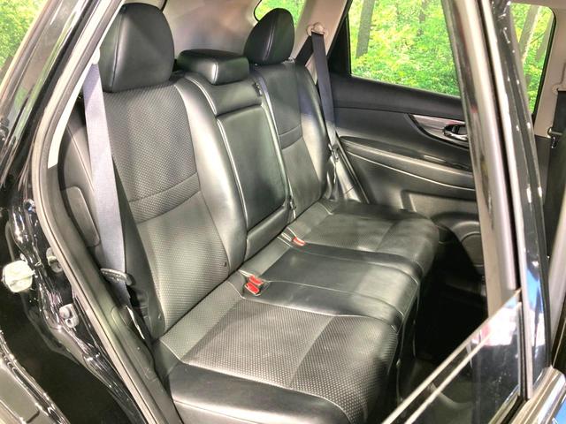 エクストレイル ２０Ｘ　ハイブリッド　エマージェンシーブレーキＰ　純正９型ナビ　後席モニター　バックカメラ　衝突軽減　禁煙車　電動リアゲート　コーナーセンサー　スマートキー　ＬＥＤヘッド　ルーフレール　ビルトインＥＴＣ　純正１７インチアルミ　オートライト（9枚目）