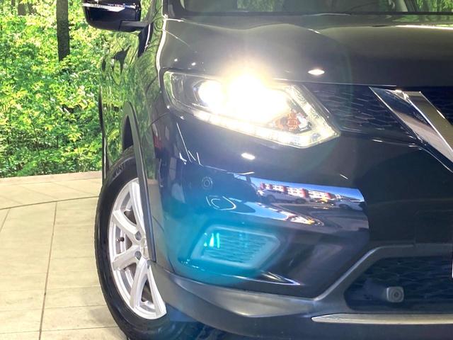 エクストレイル ２０Ｘ　ハイブリッド　エマージェンシーブレーキＰ　純正９型ナビ　後席モニター　バックカメラ　衝突軽減　禁煙車　電動リアゲート　コーナーセンサー　スマートキー　ＬＥＤヘッド　ルーフレール　ビルトインＥＴＣ　純正１７インチアルミ　オートライト（11枚目）