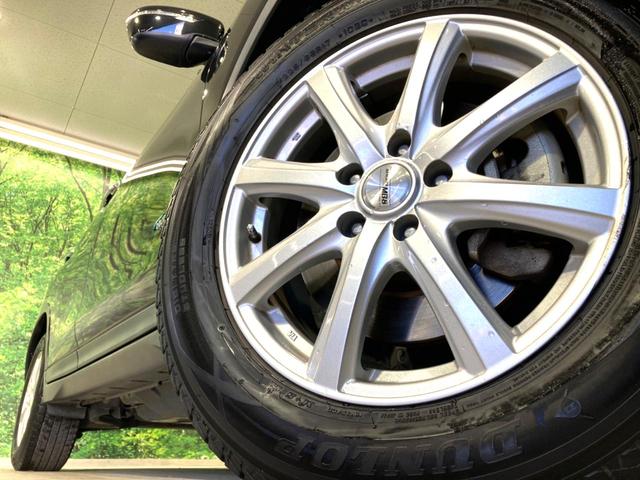 エクストレイル ２０Ｘ　ハイブリッド　エマージェンシーブレーキＰ　純正９型ナビ　後席モニター　バックカメラ　衝突軽減　禁煙車　電動リアゲート　コーナーセンサー　スマートキー　ＬＥＤヘッド　ルーフレール　ビルトインＥＴＣ　純正１７インチアルミ　オートライト（12枚目）