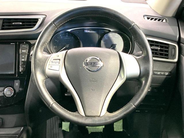 エクストレイル ２０Ｘ　ハイブリッド　エマージェンシーブレーキＰ　純正９型ナビ　後席モニター　バックカメラ　衝突軽減　禁煙車　電動リアゲート　コーナーセンサー　スマートキー　ＬＥＤヘッド　ルーフレール　ビルトインＥＴＣ　純正１７インチアルミ　オートライト（13枚目）