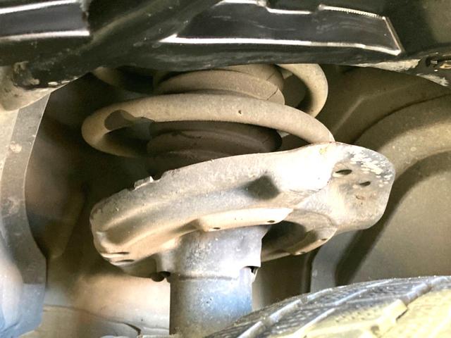 エクストレイル ２０Ｘ　ハイブリッド　エマージェンシーブレーキＰ　純正９型ナビ　後席モニター　バックカメラ　衝突軽減　禁煙車　電動リアゲート　コーナーセンサー　スマートキー　ＬＥＤヘッド　ルーフレール　ビルトインＥＴＣ　純正１７インチアルミ　オートライト（20枚目）