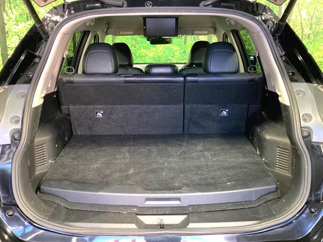 エクストレイル ２０Ｘ　ハイブリッド　エマージェンシーブレーキＰ　純正９型ナビ　後席モニター　バックカメラ　衝突軽減　禁煙車　電動リアゲート　コーナーセンサー　スマートキー　ＬＥＤヘッド　ルーフレール　ビルトインＥＴＣ　純正１７インチアルミ　オートライト（25枚目）