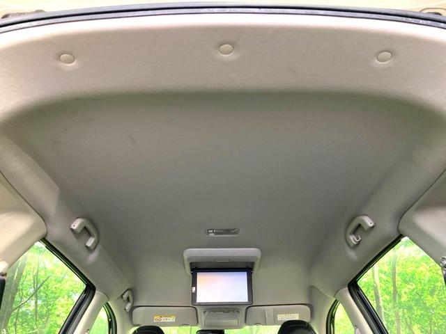 エクストレイル ２０Ｘ　ハイブリッド　エマージェンシーブレーキＰ　純正９型ナビ　後席モニター　バックカメラ　衝突軽減　禁煙車　電動リアゲート　コーナーセンサー　スマートキー　ＬＥＤヘッド　ルーフレール　ビルトインＥＴＣ　純正１７インチアルミ　オートライト（26枚目）