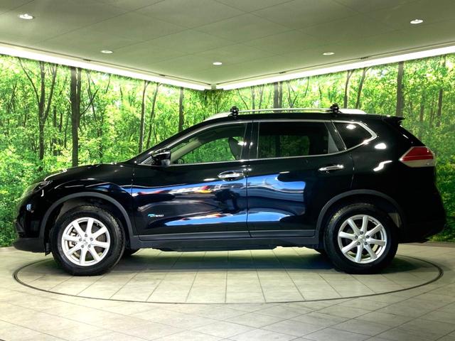 エクストレイル ２０Ｘ　ハイブリッド　エマージェンシーブレーキＰ　純正９型ナビ　後席モニター　バックカメラ　衝突軽減　禁煙車　電動リアゲート　コーナーセンサー　スマートキー　ＬＥＤヘッド　ルーフレール　ビルトインＥＴＣ　純正１７インチアルミ　オートライト（34枚目）