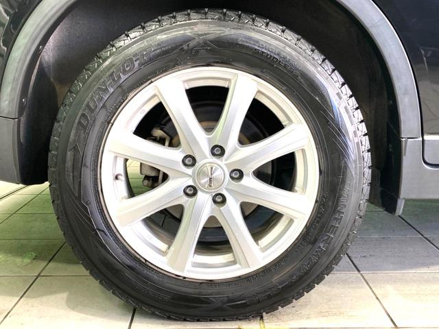 エクストレイル ２０Ｘ　ハイブリッド　エマージェンシーブレーキＰ　純正９型ナビ　後席モニター　バックカメラ　衝突軽減　禁煙車　電動リアゲート　コーナーセンサー　スマートキー　ＬＥＤヘッド　ルーフレール　ビルトインＥＴＣ　純正１７インチアルミ　オートライト（35枚目）