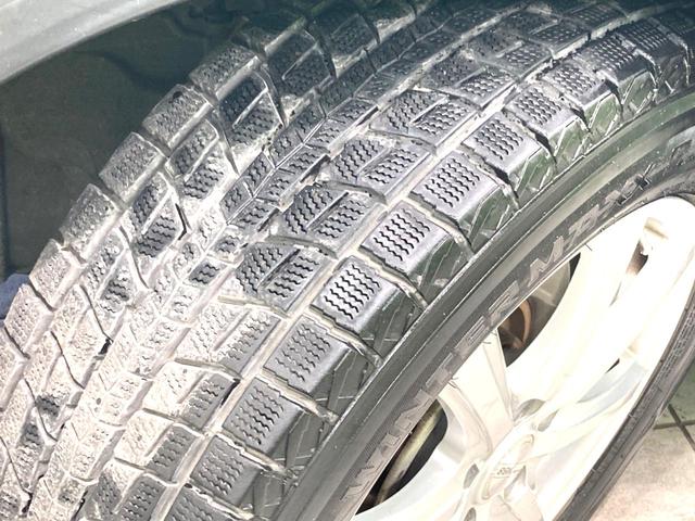 エクストレイル ２０Ｘ　ハイブリッド　エマージェンシーブレーキＰ　純正９型ナビ　後席モニター　バックカメラ　衝突軽減　禁煙車　電動リアゲート　コーナーセンサー　スマートキー　ＬＥＤヘッド　ルーフレール　ビルトインＥＴＣ　純正１７インチアルミ　オートライト（38枚目）