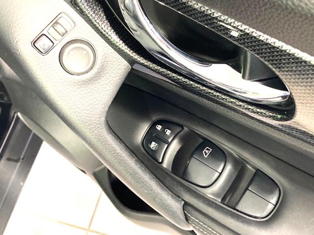 エクストレイル ２０Ｘ　ハイブリッド　エマージェンシーブレーキＰ　純正９型ナビ　後席モニター　バックカメラ　衝突軽減　禁煙車　電動リアゲート　コーナーセンサー　スマートキー　ＬＥＤヘッド　ルーフレール　ビルトインＥＴＣ　純正１７インチアルミ　オートライト（40枚目）