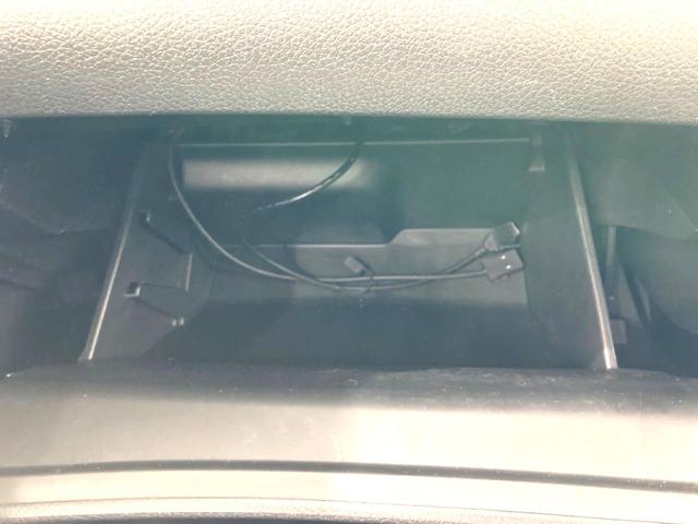 エクストレイル ２０Ｘ　ハイブリッド　エマージェンシーブレーキＰ　純正９型ナビ　後席モニター　バックカメラ　衝突軽減　禁煙車　電動リアゲート　コーナーセンサー　スマートキー　ＬＥＤヘッド　ルーフレール　ビルトインＥＴＣ　純正１７インチアルミ　オートライト（63枚目）