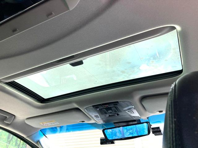 アルファード ２．５Ｓ　サンルーフ　両側電動ドア　後席モニター　バックカメラ　衝突被害軽減システム　レーダークルーズ　禁煙車　ドラレコ　コーナーセンサー　スマートキー　ＬＥＤヘッド　ビルトインＥＴＣ　純正１８インチアルミ（3枚目）