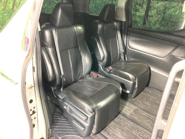 アルファード ２．５Ｓ　サンルーフ　両側電動ドア　後席モニター　バックカメラ　衝突被害軽減システム　レーダークルーズ　禁煙車　ドラレコ　コーナーセンサー　スマートキー　ＬＥＤヘッド　ビルトインＥＴＣ　純正１８インチアルミ（9枚目）