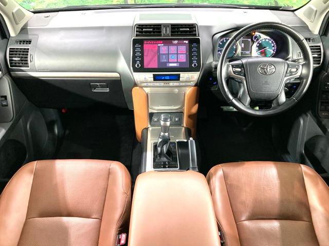 ランドクルーザープラド TX Lパッケージ 70thアニバーサリーリミテッド 禁煙車 7人乗り サンルーフ メーカー9型ナビ 全周囲カメラ セーフティセンス 茶皮シート シートベンチレーション LEDヘッドライト ETC ブラインドスポットモニター オートマチックハイビーム(2枚目)