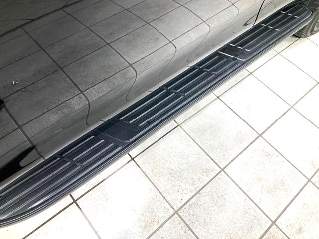 ランドクルーザープラド TX Lパッケージ 70thアニバーサリーリミテッド 禁煙車 7人乗り サンルーフ メーカー9型ナビ 全周囲カメラ セーフティセンス 茶皮シート シートベンチレーション LEDヘッドライト ETC ブラインドスポットモニター オートマチックハイビーム(25枚目)