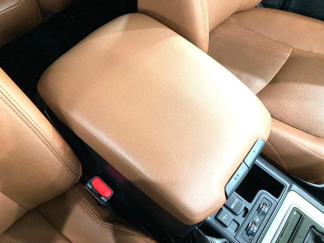 ランドクルーザープラド TX Lパッケージ 70thアニバーサリーリミテッド 禁煙車 7人乗り サンルーフ メーカー9型ナビ 全周囲カメラ セーフティセンス 茶皮シート シートベンチレーション LEDヘッドライト ETC ブラインドスポットモニター オートマチックハイビーム(43枚目)