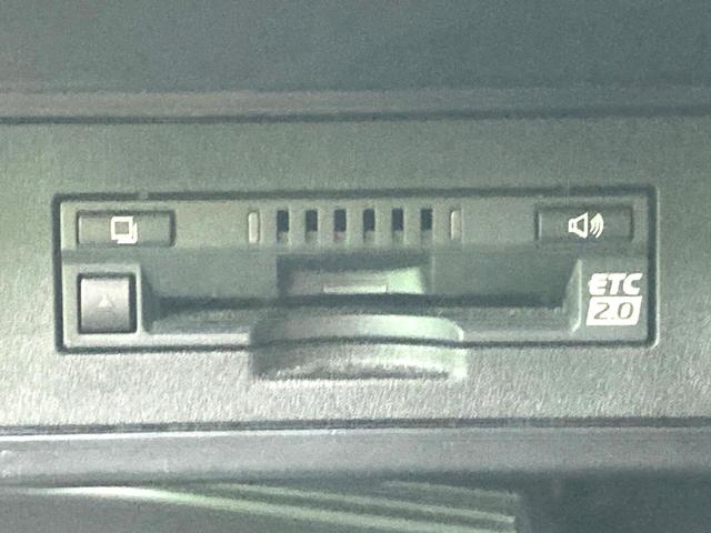 ランドクルーザープラド TX Lパッケージ 70thアニバーサリーリミテッド 禁煙車 7人乗り サンルーフ メーカー9型ナビ 全周囲カメラ セーフティセンス 茶皮シート シートベンチレーション LEDヘッドライト ETC ブラインドスポットモニター オートマチックハイビーム(70枚目)