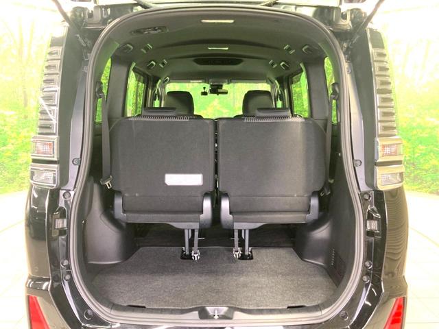 ヴォクシー ＺＳ　煌ＩＩ　純正９インチＳＤナビ　両側電動ドア　バックカメラ　衝突被害軽減システム　禁煙車　ドラレコ　コーナーセンサー　スマートキー　ＬＥＤヘッド　ＥＴＣ２．０　クルコン　純正１６インチアルミ　オートハイビーム（11枚目）