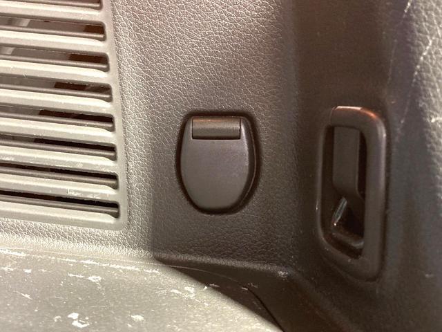 エクストレイル ２０Ｘ　ＳＤナビ　バックカメラ　衝突被害軽減システム　禁煙車　電動リアゲート　ハーフレザーシート　コーナーセンサー　スマートキー　ＥＴＣ　純正１８インチアルミ　デュアルエアコン　Ｂｌｕｅｔｏｏｔｈ　ＣＤ（51枚目）